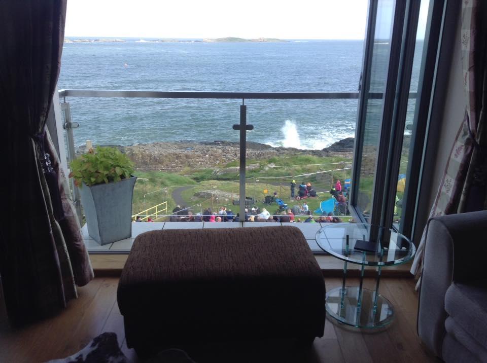 Apartament Blue Pool View Portrush Zewnętrze zdjęcie