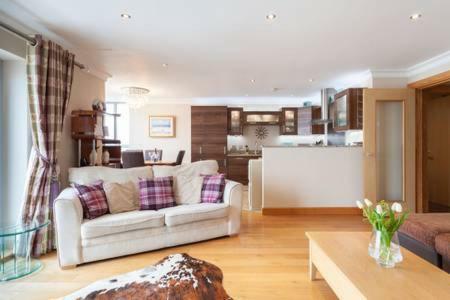 Apartament Blue Pool View Portrush Zewnętrze zdjęcie