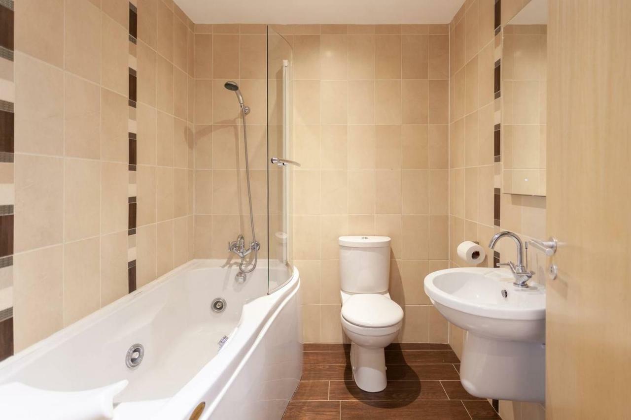 Apartament Blue Pool View Portrush Zewnętrze zdjęcie